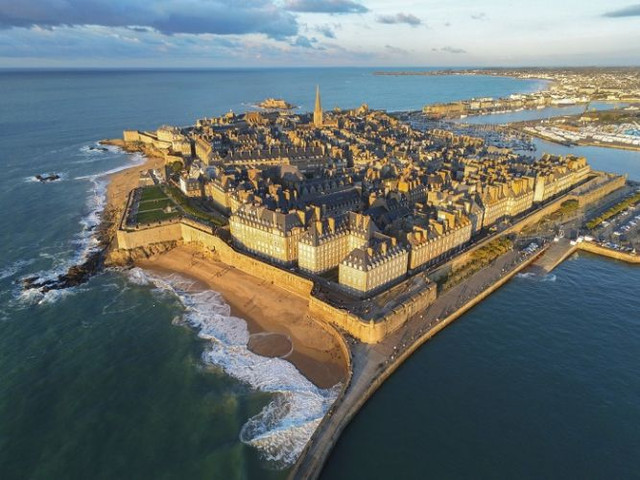 Saint Malo à marée basse
